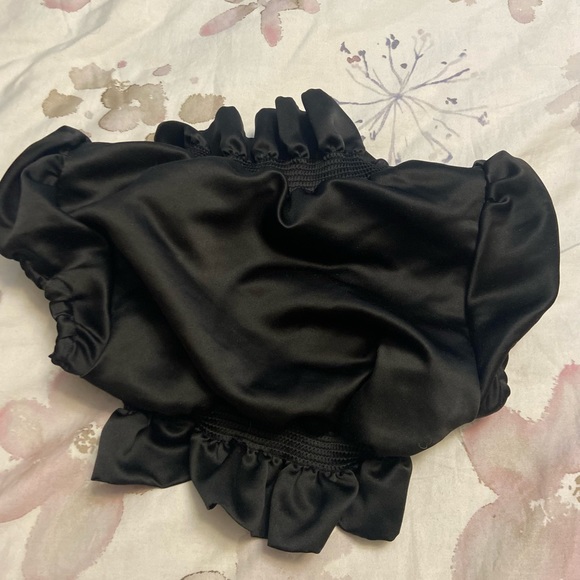 Black Ruffle Shrug - Picture 4 of 5